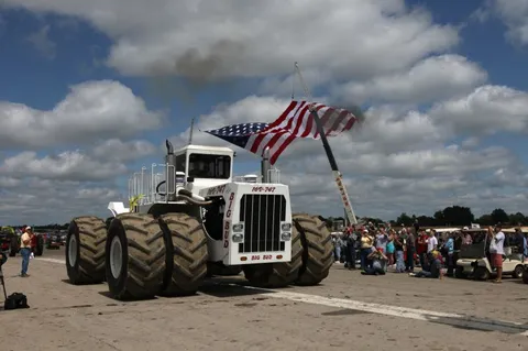 Big Bud 16V-747