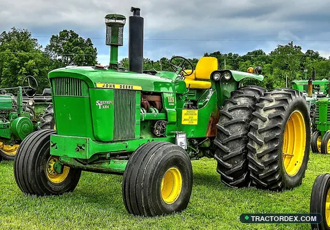 Deere 5020