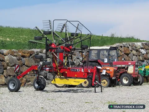 International Harvester 1055