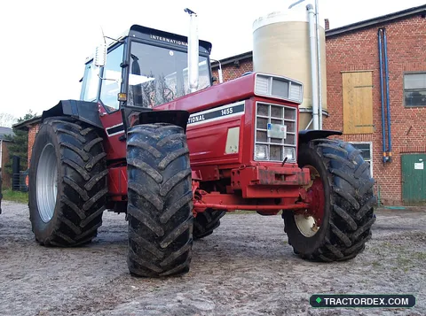 International Harvester 1455 XL