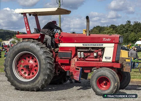International Harvester 1466 - Farmall 1466 tractor MD2