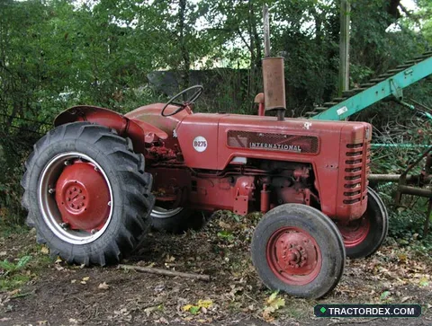 International Harvester B-275
