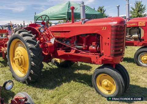 Massey-Harris 33